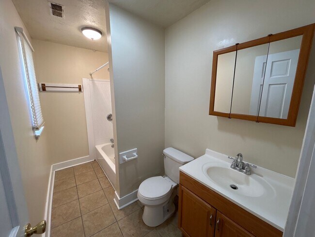 Foto del edificio - 45 Euclid Ave