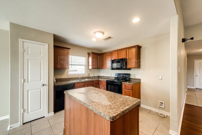 Building Photo - 517 Misty Mountain Dr