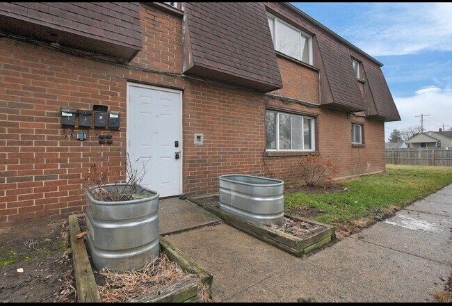 Foto del edificio - 2872 Howey Rd