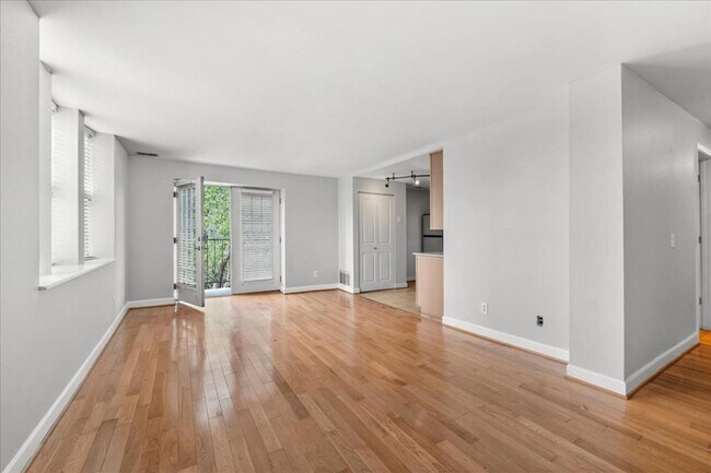 Building Photo - 5630 Pershing Ave