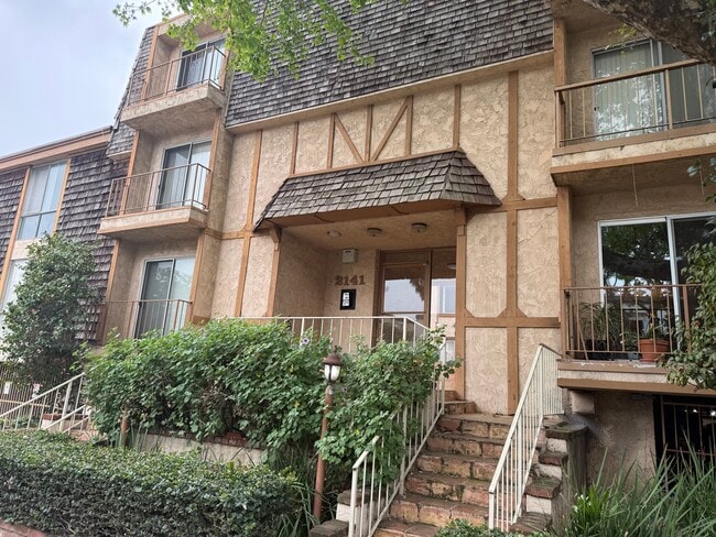 Building Photo - 2141 S Bentley Ave