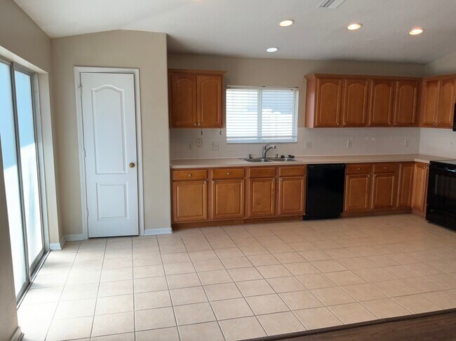 Building Photo - 7461 Hunters Greene Cir