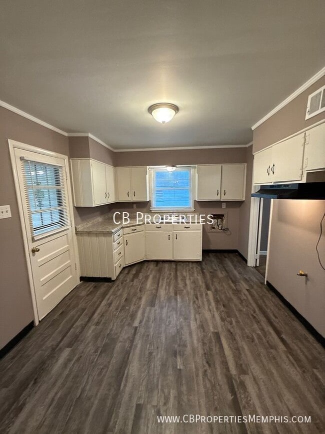 Building Photo - 3701 Bedford Ln