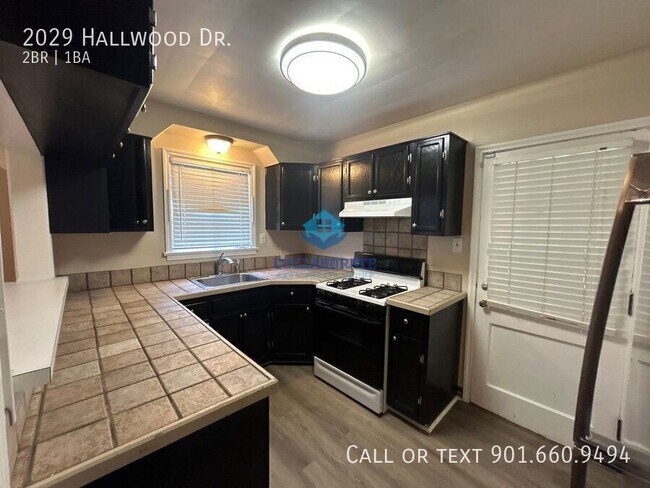 Foto del edificio - 2029 Hallwood Dr