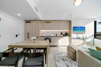 Building Photo - 225 N Miami Ave