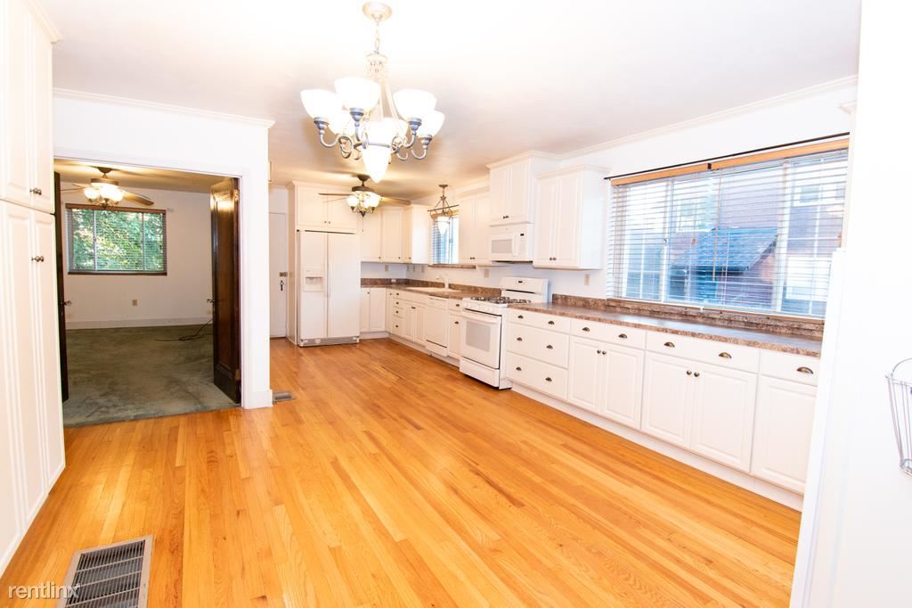 822 Renier Ave, Turtle Creek, PA 15145 Townhome Rentals in Turtle