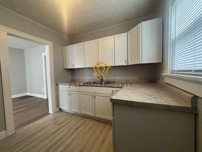 Foto del edificio - 2815 E Brookside Ave