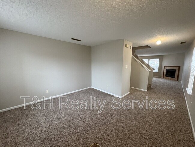 Building Photo - 4428 Courtfield Dr