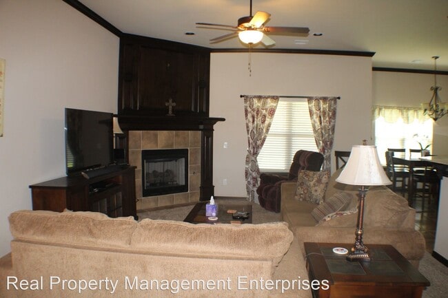 Building Photo - 3 br, 2 bath House - 4904 SW 122nd Terr