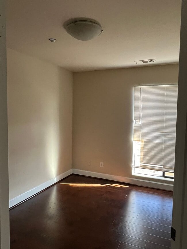 Foto del edificio - Spacious 2-Story Home with 2-Car Garage in San Gabriel
