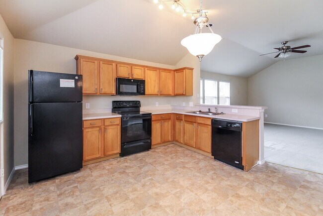 Building Photo - 822 Sycamore St