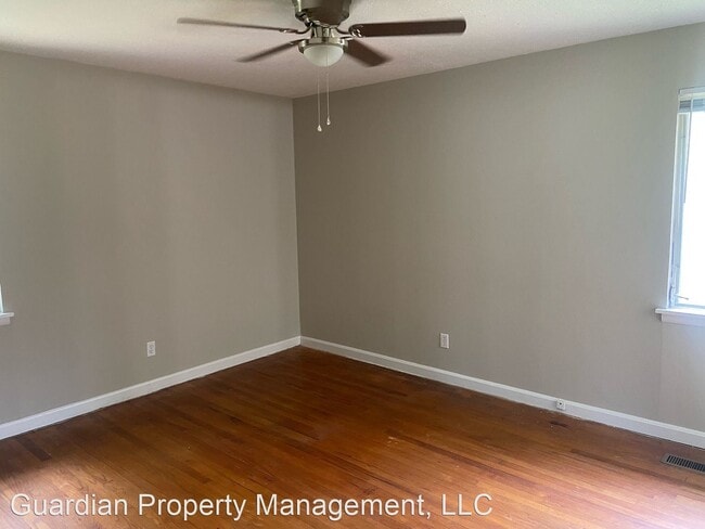 Building Photo - 3 br, 1.5 bath House - 401 Madison CT