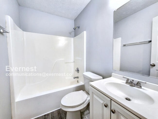 Building Photo - 13 Oak Grove Ct