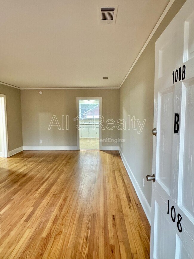 Building Photo - 108 Brantwood Dr