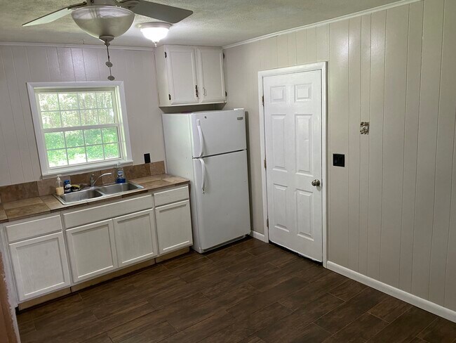 Building Photo - 6858 Roundup Ln