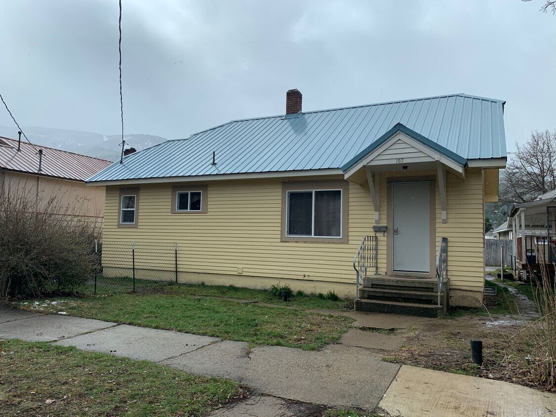 Foto principal - 2 bedroom 1 bath house located in Kellogg,...