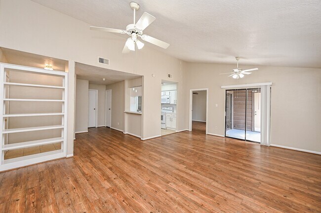 Foto del edificio - 12755 Mill Ridge Dr