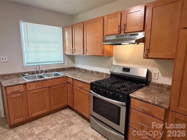 Foto del edificio - 3721 Driftwood Dr