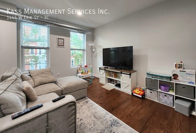 Foto del edificio - 1444 W Erie St