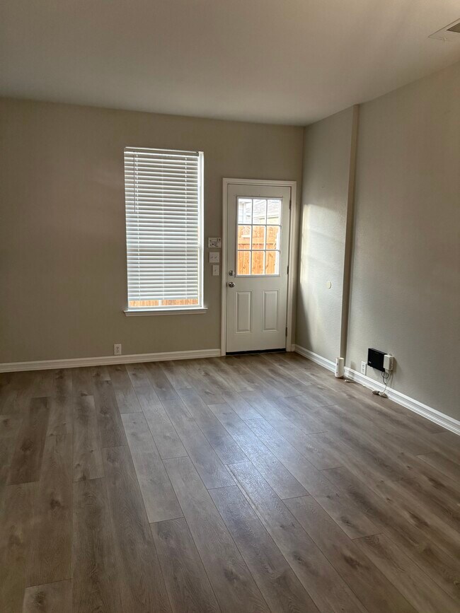 Foto del edificio - 4113 Macy Ln