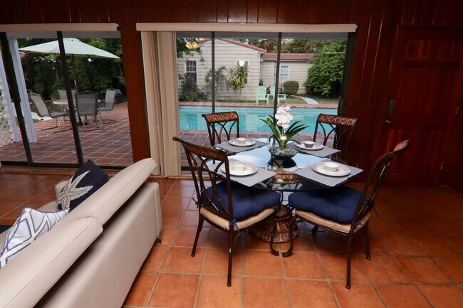 Foto del edificio - 6950 SW 77th Ave