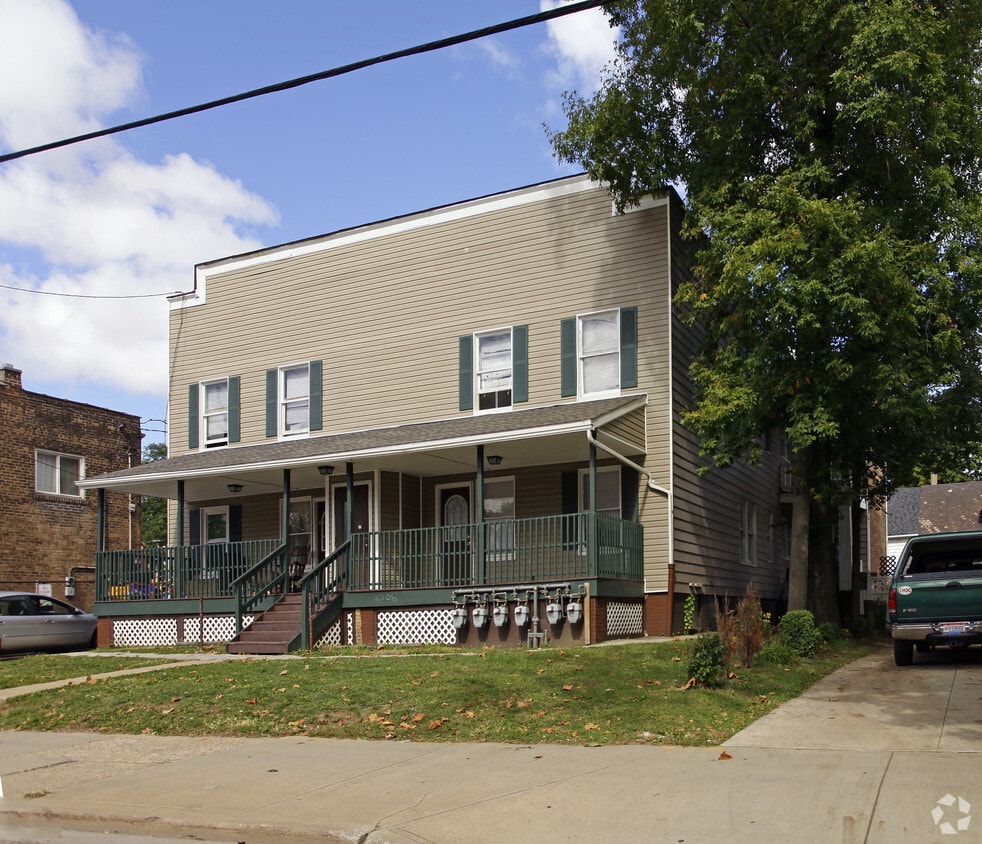 Building Photo - 2206 Denison Ave