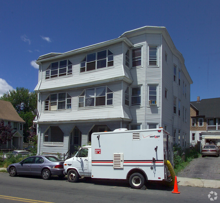 Building Photo - 350 Liberty St