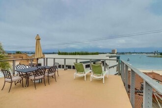 Building Photo - 841 Avalon Ct