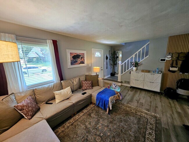 Foto del edificio - 7817 Sheryl Dr