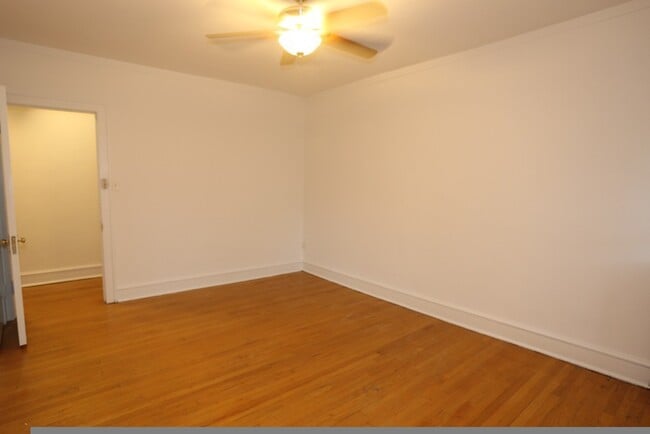 Building Photo - 1708 W Touhy Ave