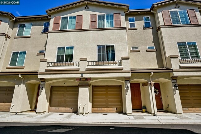 Building Photo - 296 Laurel Knoll Dr