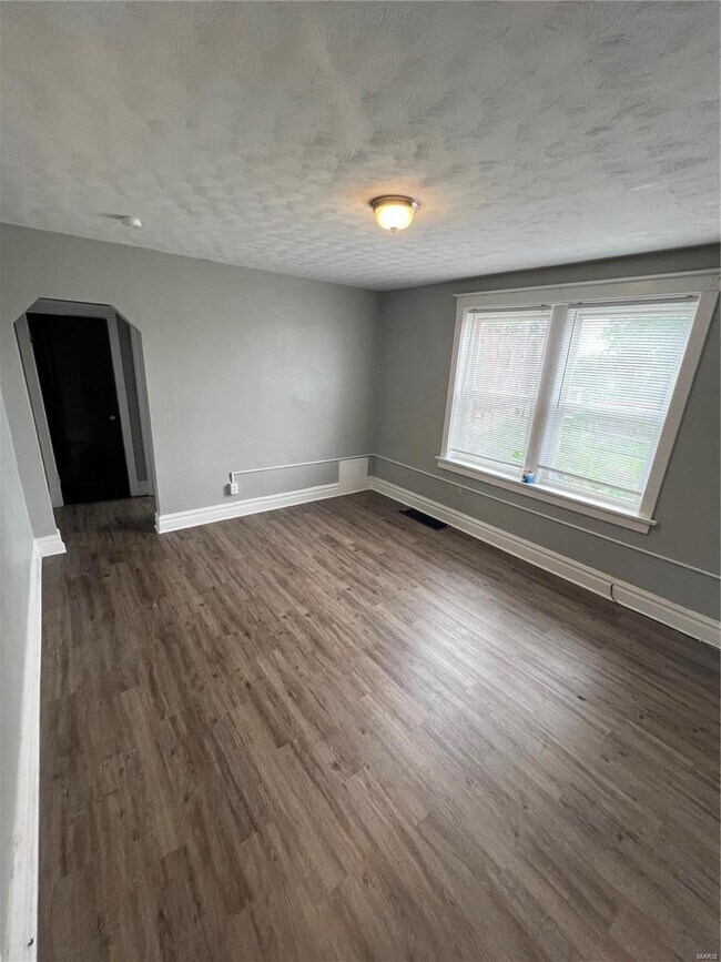 Building Photo - 2906 Pestalozzi St