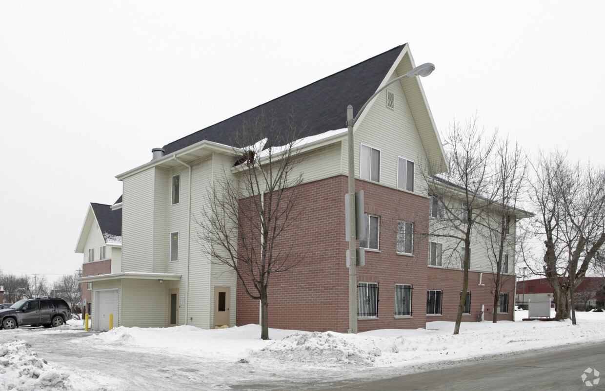 Building Photo - C.G. Robinson Terrace