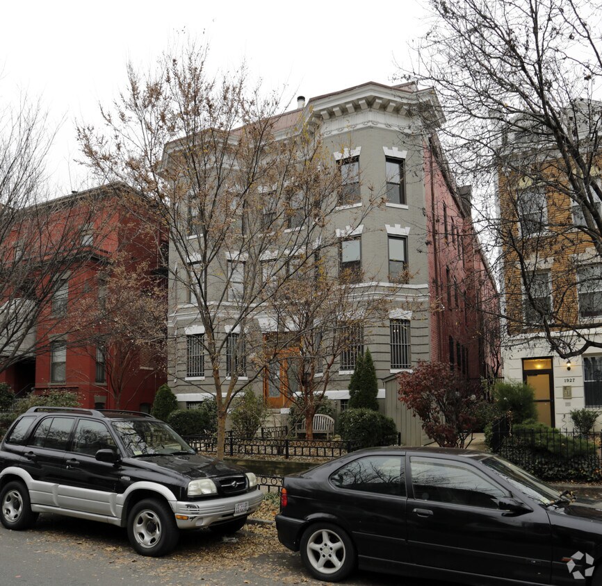 Building Photo - The Wilton