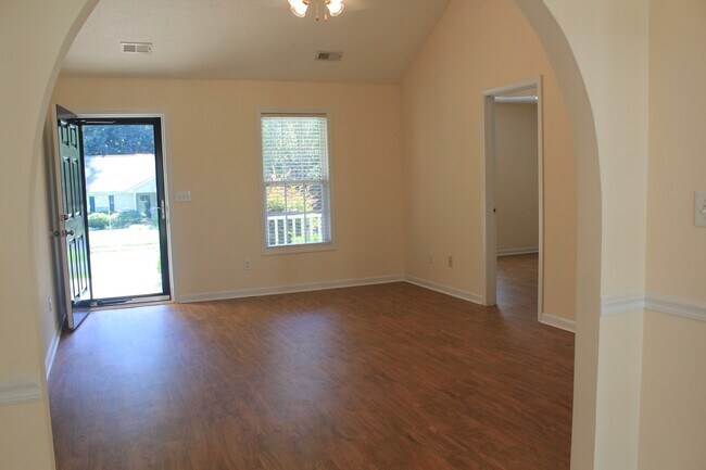 Foto del edificio - 2320 Mancke Drive