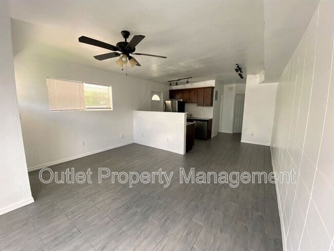 Building Photo - 1245 Virginia Dr