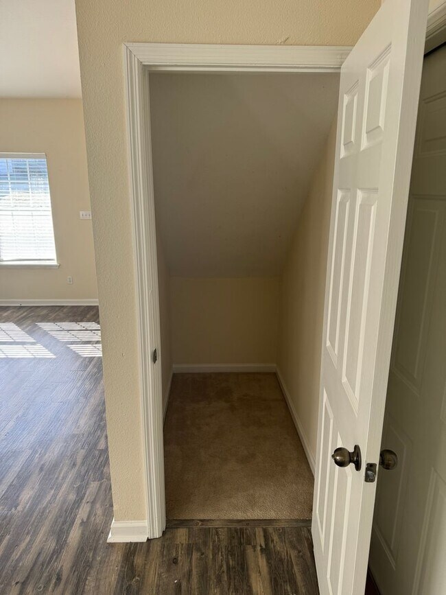 Foto del edificio - Spacious 3BR/3BA Home on Nena Hills – Private Driveway, Garage & Patio – $1,600/Month