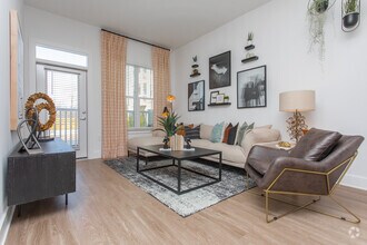 1BR, 1BA - 799SF - The Ivy at Ariston