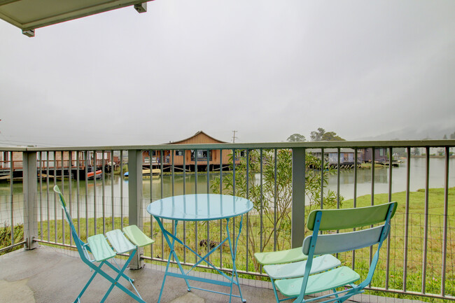 Foto del edificio - 637 Larkspur Plaza Dr