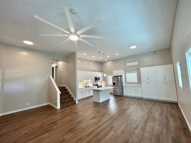 Building Photo - 87-228-228 Holomalia Pl