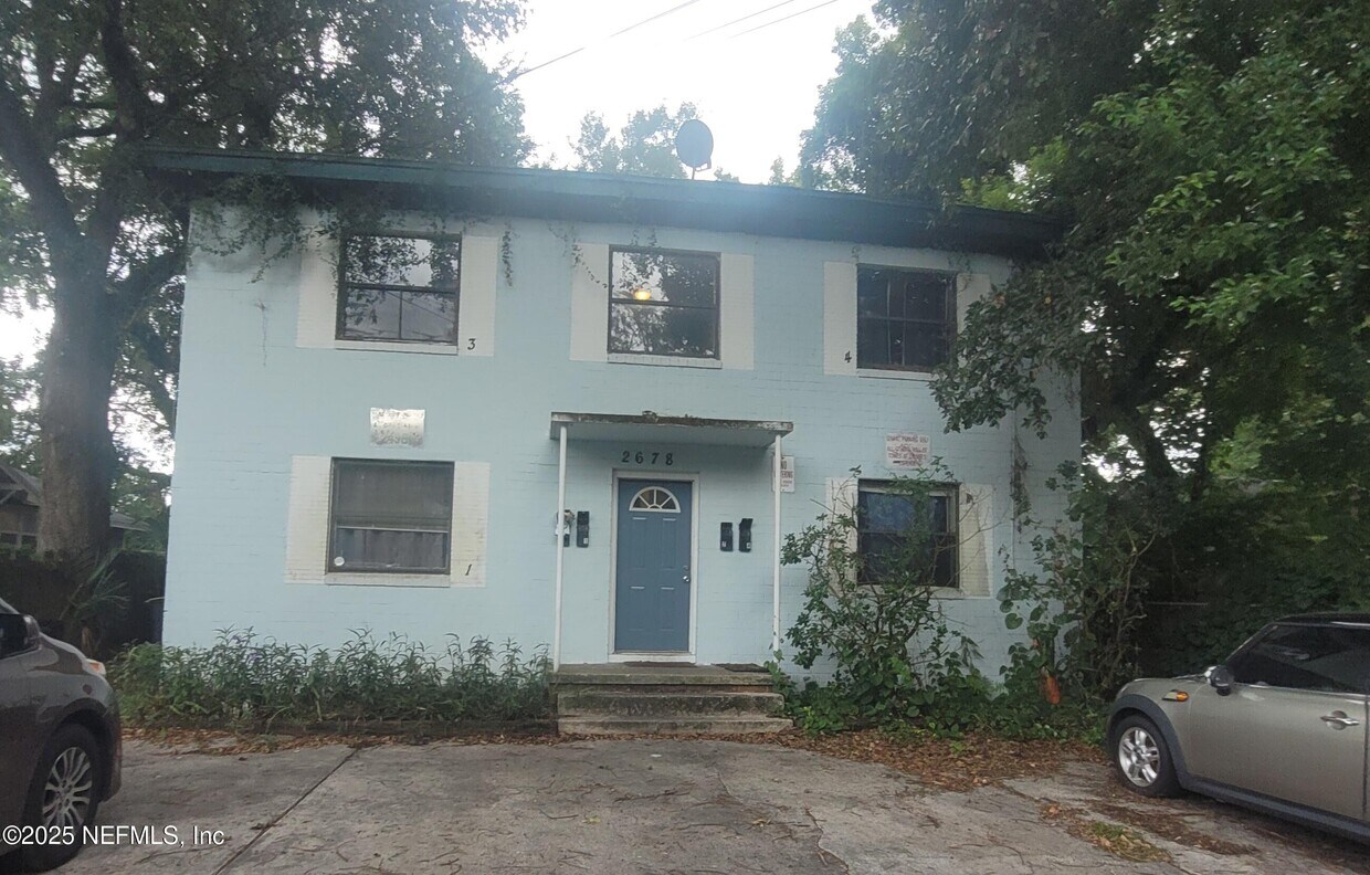 Foto principal - 2678 Ernest St