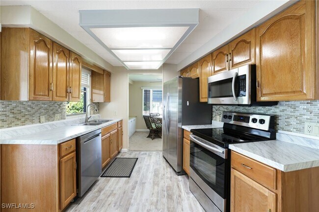 Building Photo - 95 Lemans Dr