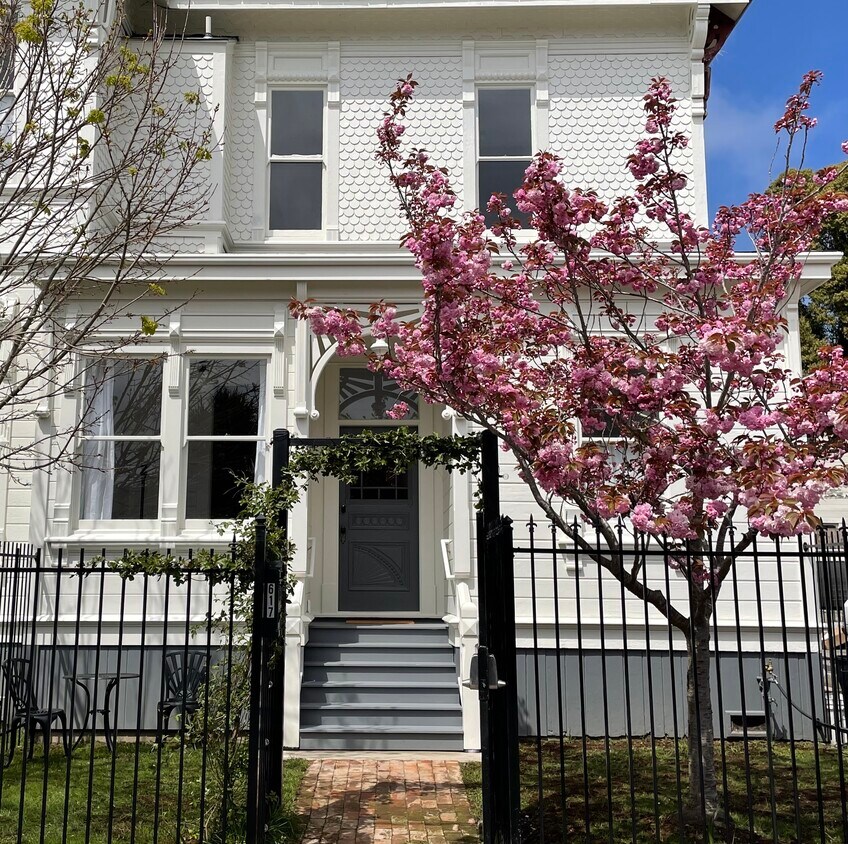 Primary Photo - 617 17th St