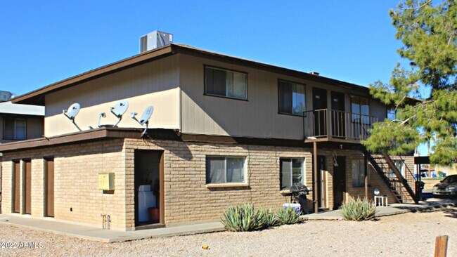 Building Photo - 1738 E 6th Ave
