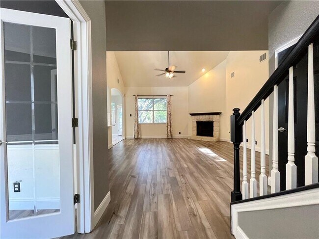 Building Photo - 1804 Warwick Cove