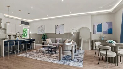 Building Photo - 1733 N Fitzhugh Ave