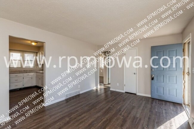 Foto del edificio - 213 NW Arlan Dr