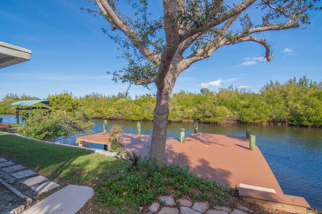 Foto del edificio - 922 Jackson Way