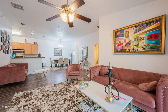 Primary Photo - This beautiful 2bedr 2bath apartment is Co...