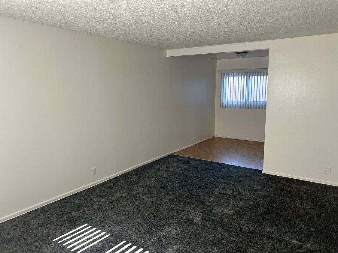 Foto principal - 3409 W 104th St